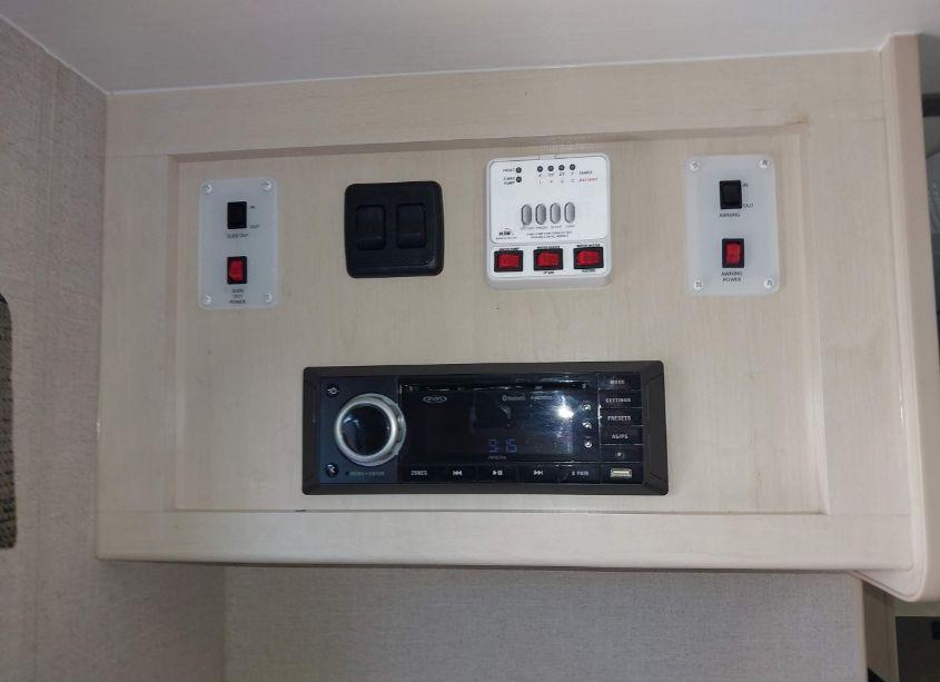 Photo 7 of 2019 Winnebago Other N/A (VIN 54CTM5E11K3043604)