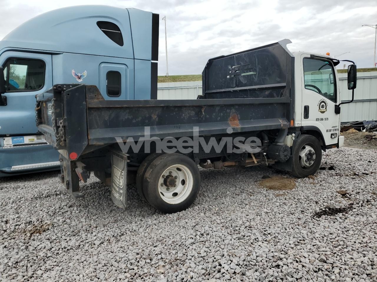 Photo 3 of 2019 CHEVROLET 4500 (VIN 54DCDW1B6KS811664)