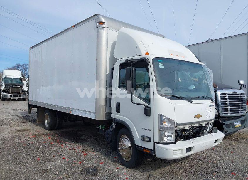 2016 Chevrolet 4500 LCF GAS (VIN 54DCDW1B7GS814192) main photo