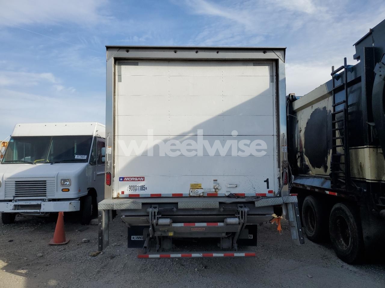 Photo 6 of 2020 ISUZU FTR BOX TRUCK (VIN 54DK6S162LSG50025)