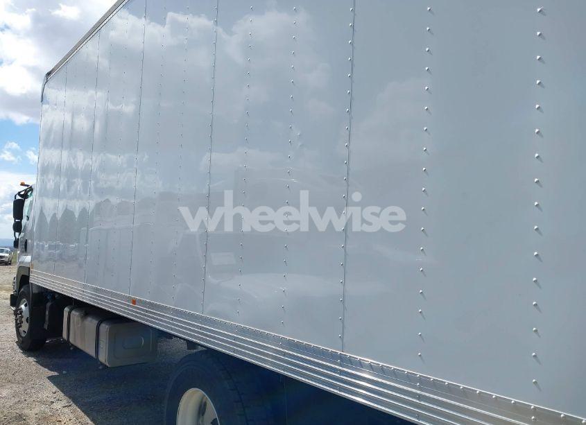 Photo 3 of 2024 Isuzu Ftr N/A (VIN 54DK6S1F5RSA00713)