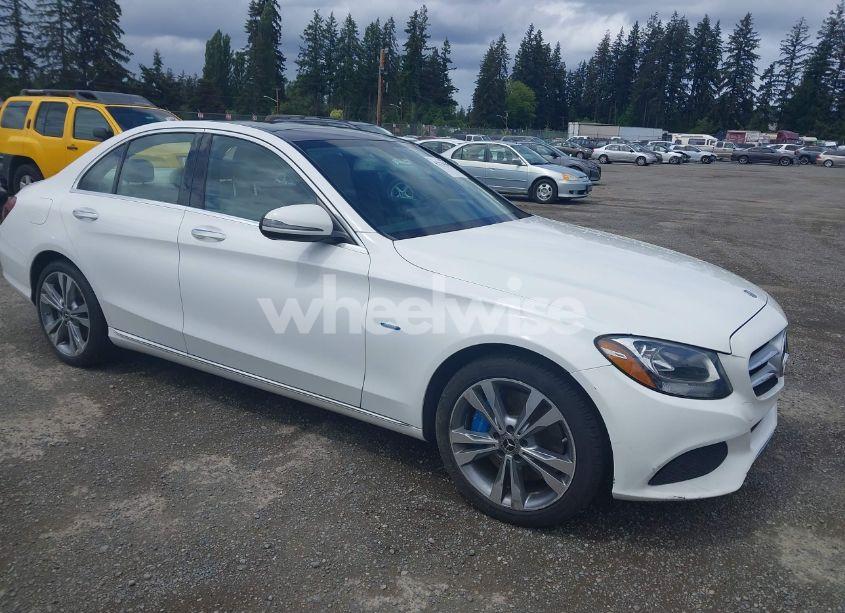 2017 Mercedes-benz C 350E LUXURY (VIN 55SWF4HB4HU229895) main photo