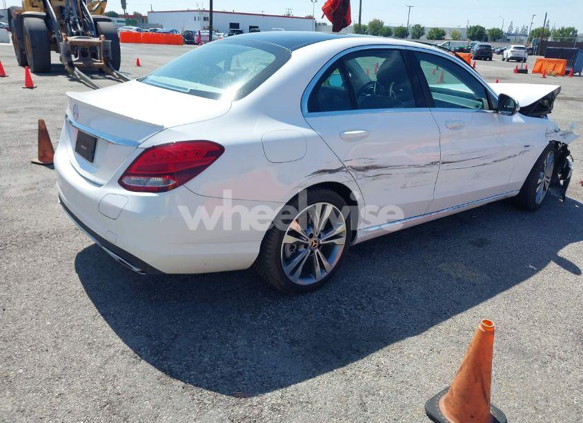 Photo 4 of 2017 Mercedes-benz C 350E LUXURY (VIN 55SWF4HB8HU219807)