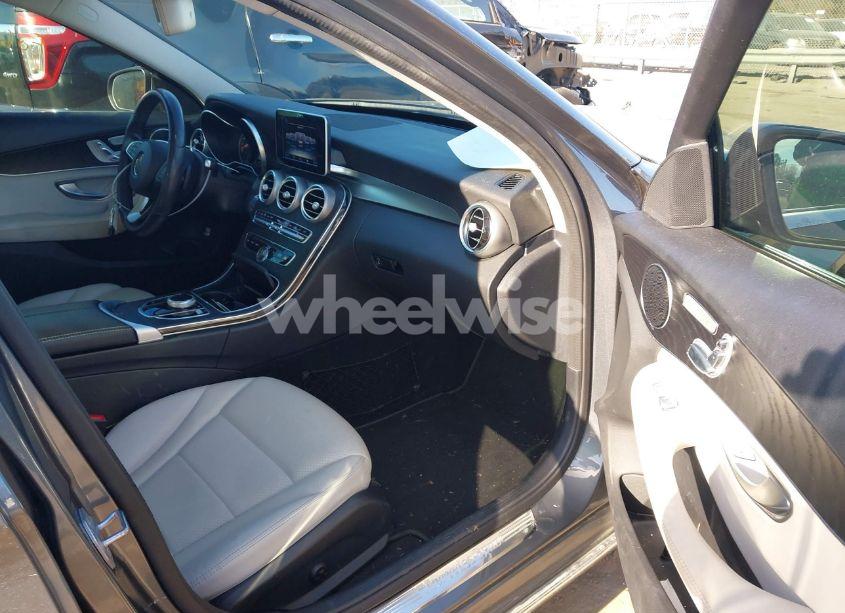 Photo 5 of 2017 Mercedes-benz C 300 LUXURY/SPORT (VIN 55SWF4JB0HU182536)