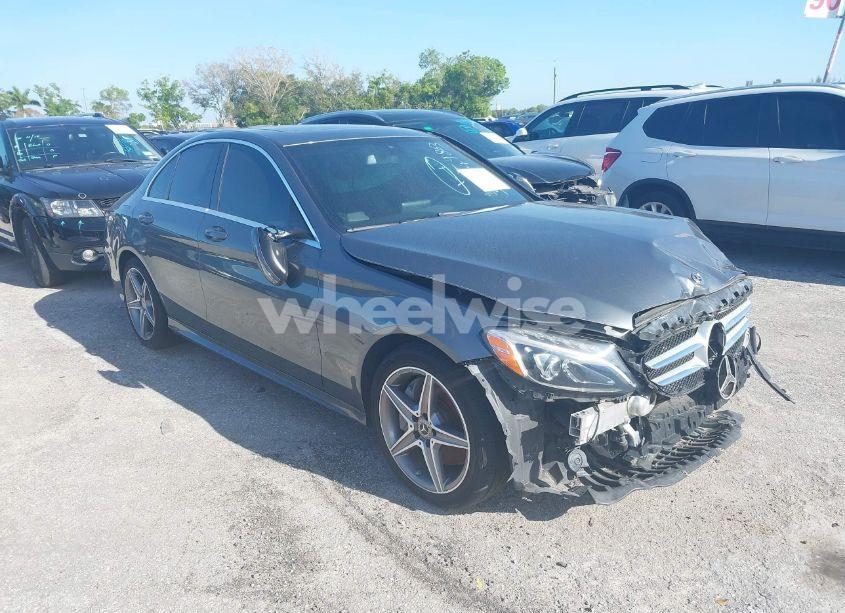 2018 Mercedes-benz C 300 (VIN 55SWF4JB0JU250663) main photo