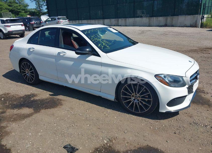 2018 Mercedes-benz C 300 (VIN 55SWF4JB0JU267401) main photo