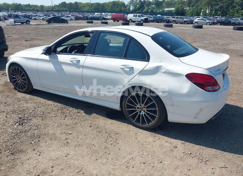 Photo 3 of 2018 Mercedes-benz C 300 (VIN 55SWF4JB0JU267401)