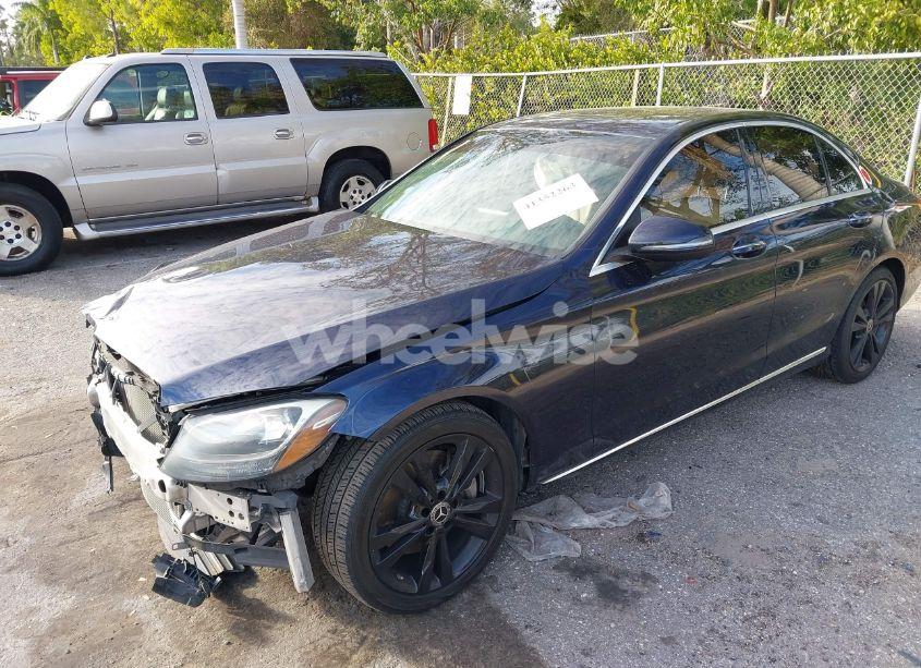 Photo 2 of 2018 Mercedes-benz C 300 (VIN 55SWF4JB0JU274929)