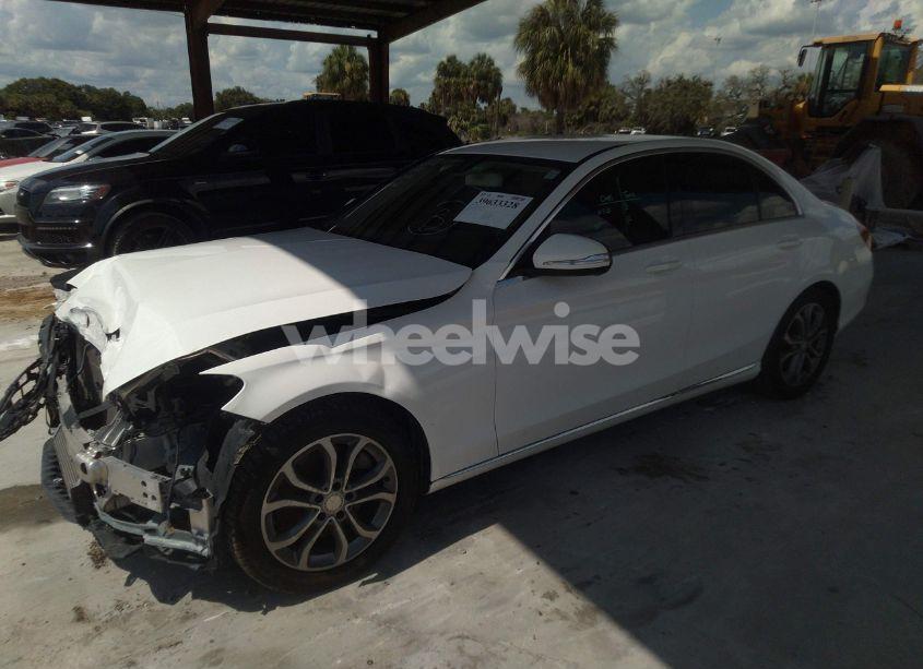 Photo 2 of 2015 Mercedes-benz C 300 (VIN 55SWF4JB1FU093085)