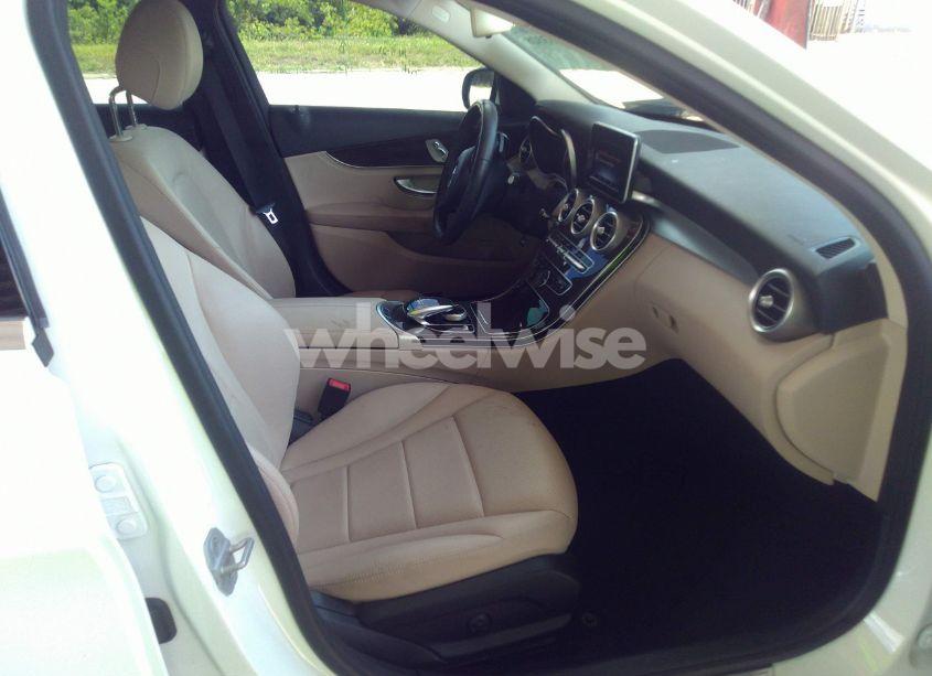 Photo 5 of 2015 Mercedes-benz C 300 (VIN 55SWF4JB1FU093085)