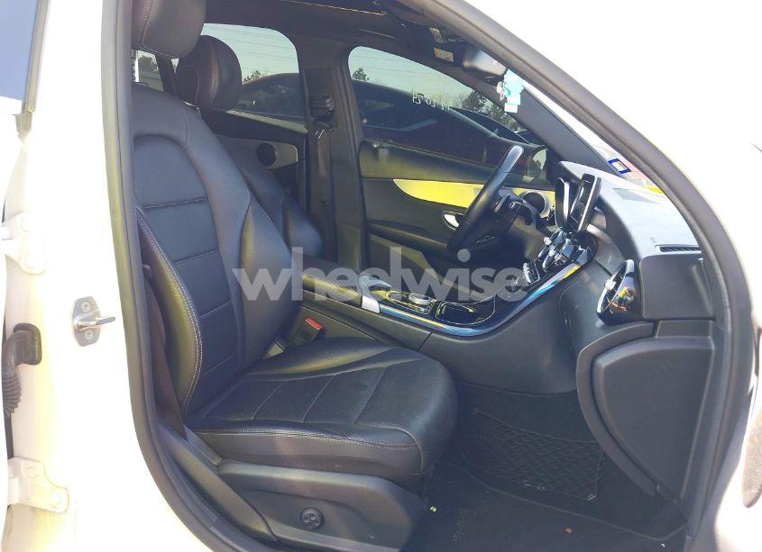 Photo 5 of 2018 Mercedes-benz C 300 (VIN 55SWF4JB1JU247111)