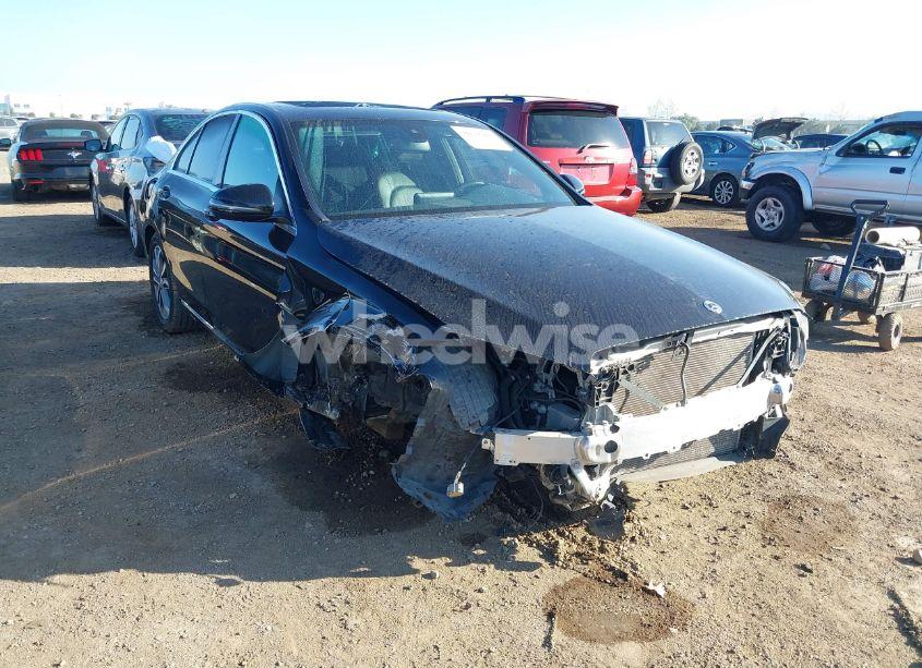 2018 Mercedes-benz C 300 (VIN 55SWF4JB1JU252180) main photo