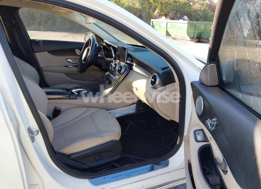 Photo 5 of 2016 Mercedes-benz C 300 (VIN 55SWF4JB2GU159273)