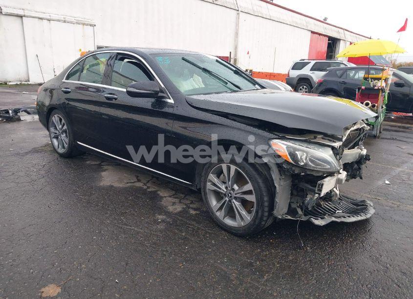 2018 Mercedes-benz C 300 (VIN 55SWF4JB2JU265097) main photo
