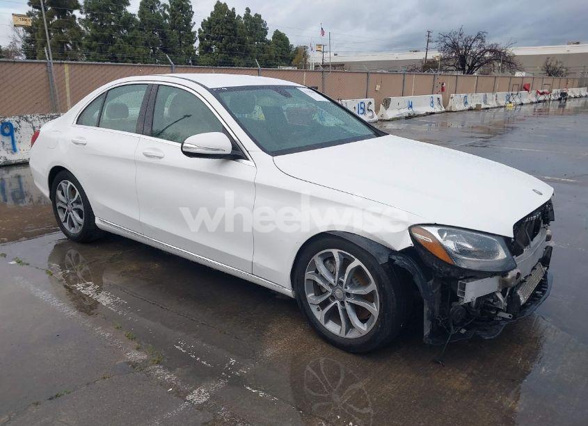 2015 Mercedes-benz C 300 LUXURY/SPORT (VIN 55SWF4JB3FU085943) main photo