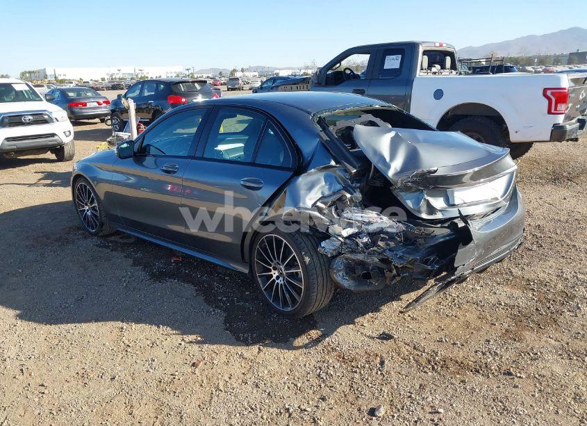 Photo 3 of 2018 Mercedes-benz C 300 (VIN 55SWF4JB4JU269815)