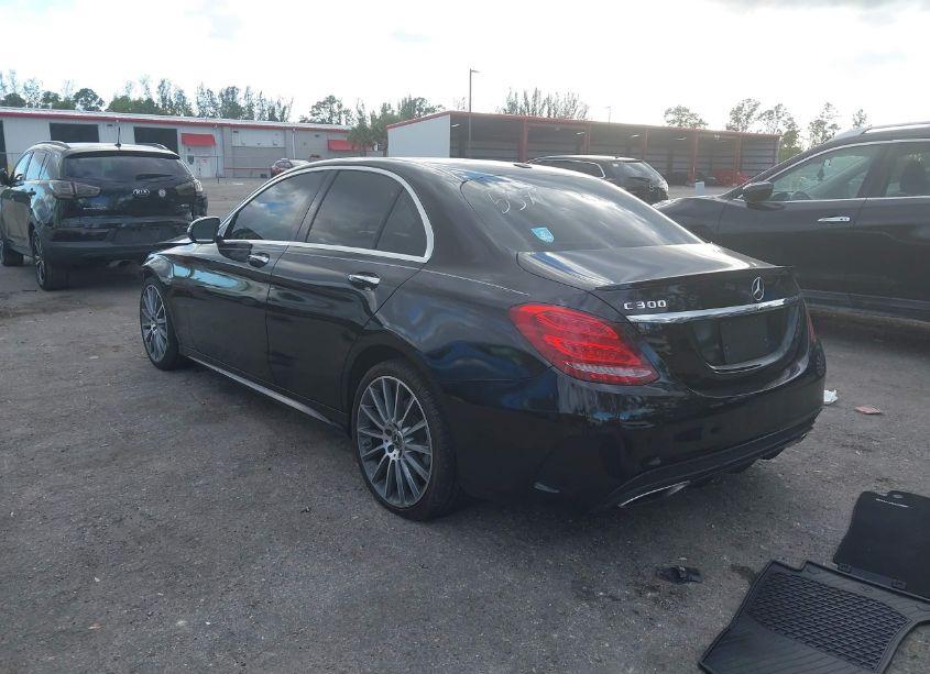 Photo 3 of 2018 Mercedes-benz C 300 (VIN 55SWF4JB5JU265577)