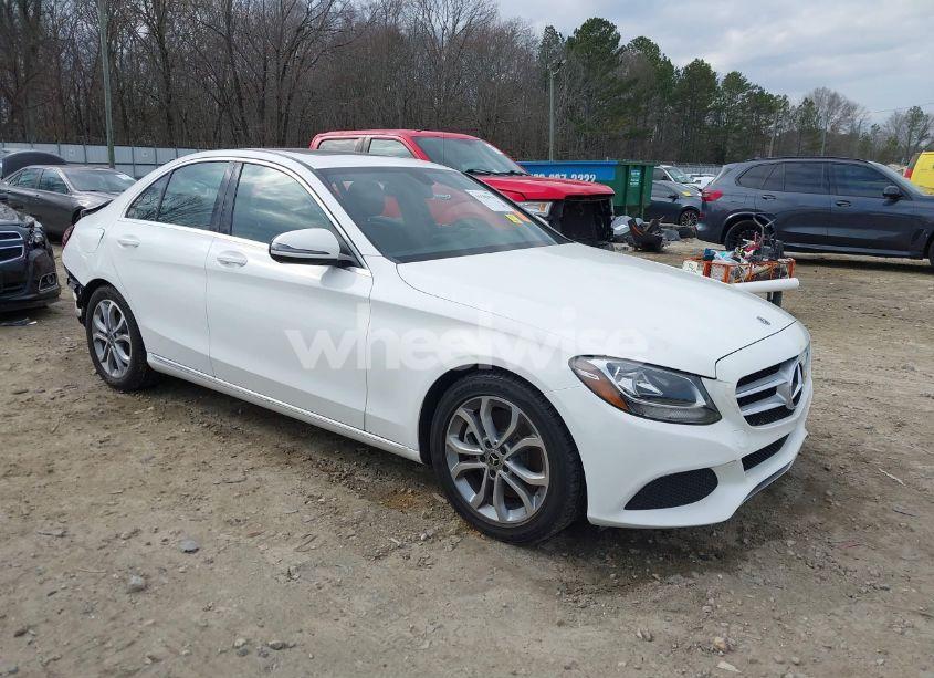 2018 Mercedes-benz C 300 (VIN 55SWF4JB5JU273159) main photo