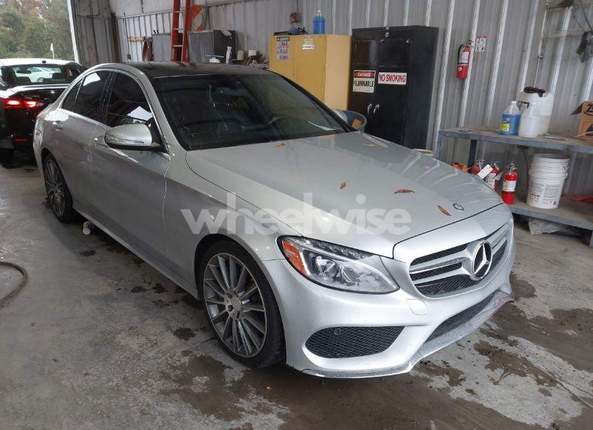 2015 Mercedes-benz C 300 (VIN 55SWF4JB7FU089249) main photo