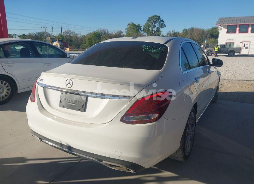 Photo 4 of 2018 Mercedes-benz C 300 (VIN 55SWF4JB7JU262387)