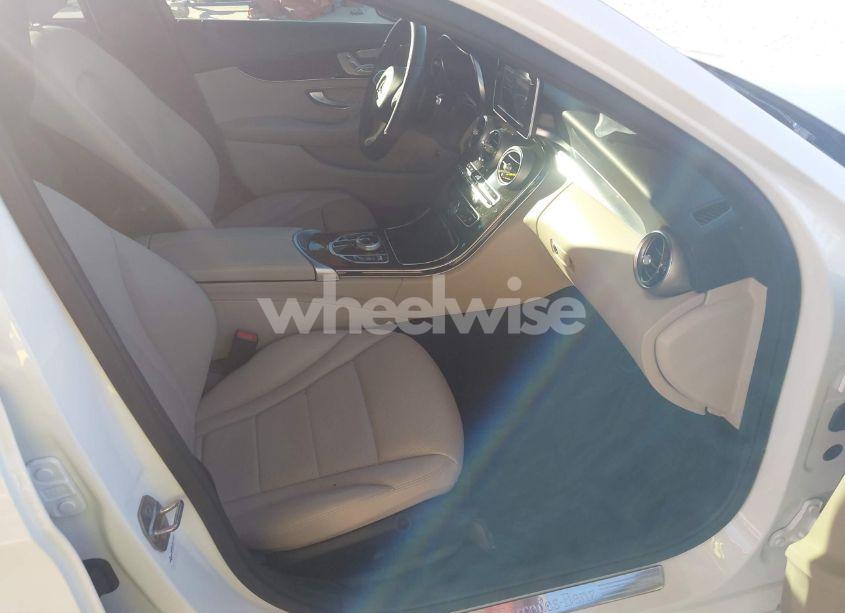 Photo 5 of 2018 Mercedes-benz C 300 (VIN 55SWF4JB7JU262387)