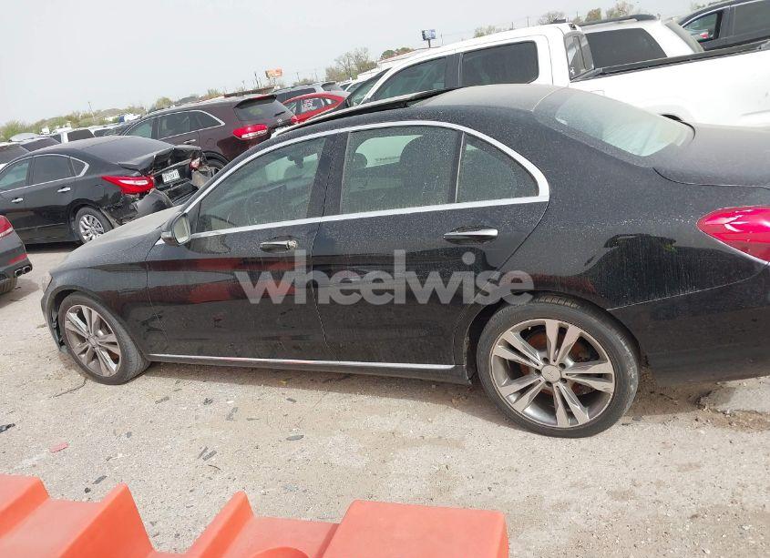 Photo 13 of 2015 Mercedes-benz C 300 LUXURY/SPORT (VIN 55SWF4JB8FU055630)