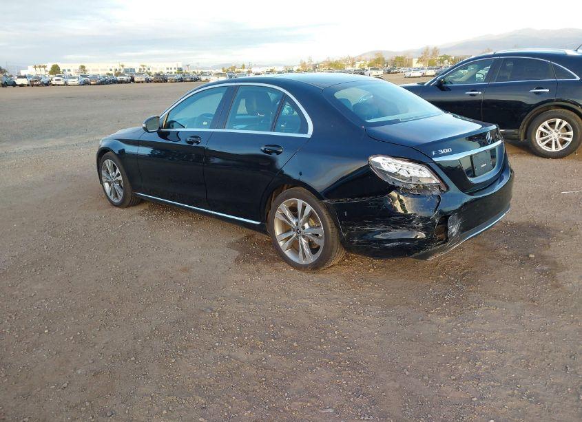 Photo 3 of 2017 Mercedes-benz C 300 LUXURY/SPORT (VIN 55SWF4JB8HU233703)