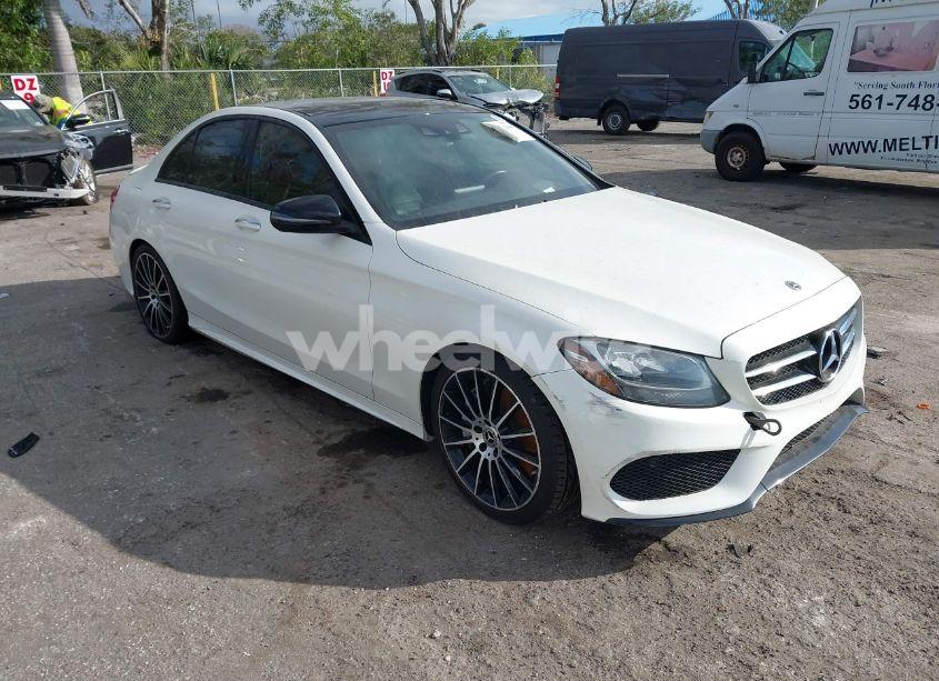 2018 Mercedes-benz C 300 (VIN 55SWF4JB8JU235988) main photo