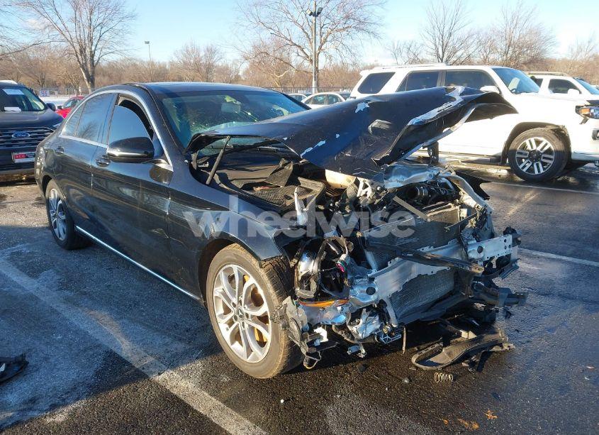 2018 Mercedes-benz C 300 (VIN 55SWF4JB8JU251768) main photo