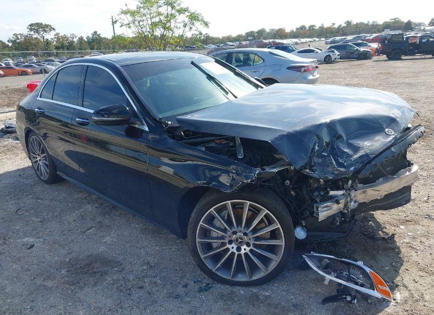 2018 Mercedes-benz C 300 (VIN 55SWF4JB8JU276153) main photo