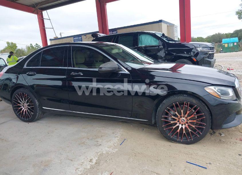 Photo 13 of 2015 Mercedes-benz C 300 (VIN 55SWF4JB9FU063610)