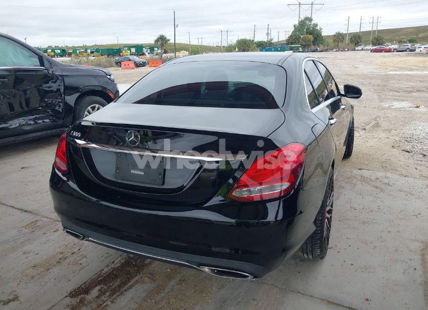 Photo 4 of 2015 Mercedes-benz C 300 (VIN 55SWF4JB9FU063610)