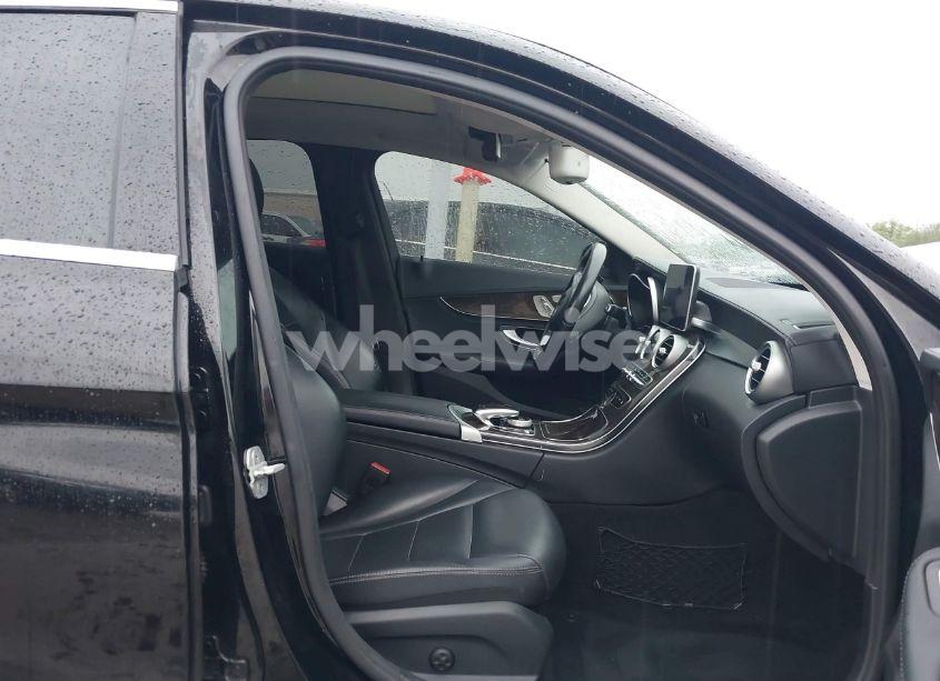 Photo 5 of 2016 Mercedes-benz C 300 LUXURY/SPORT (VIN 55SWF4JB9GU108417)