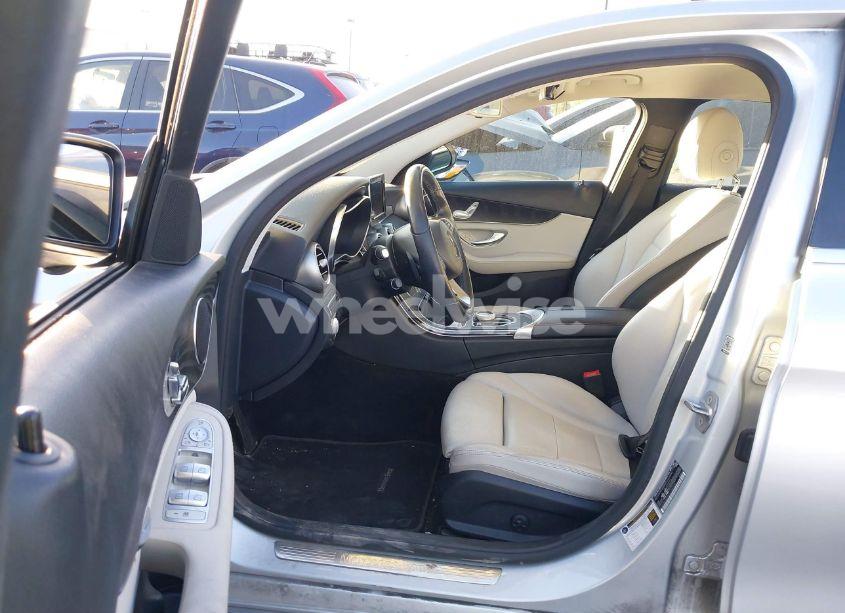 Photo 5 of 2017 Mercedes-benz C 300 LUXURY/SPORT (VIN 55SWF4JB9HU198136)