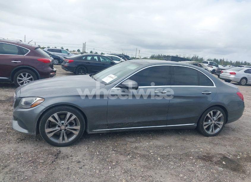 Photo 13 of 2017 Mercedes-benz C 300 LUXURY/SPORT (VIN 55SWF4JB9HU205974)