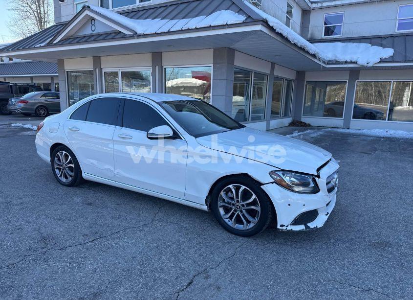 2017 Mercedes-benz C 300 (VIN 55SWF4JB9HU215940) main photo