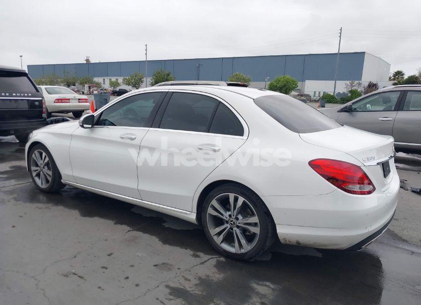 Photo 3 of 2018 Mercedes-benz C 300 (VIN 55SWF4JB9JU235630)