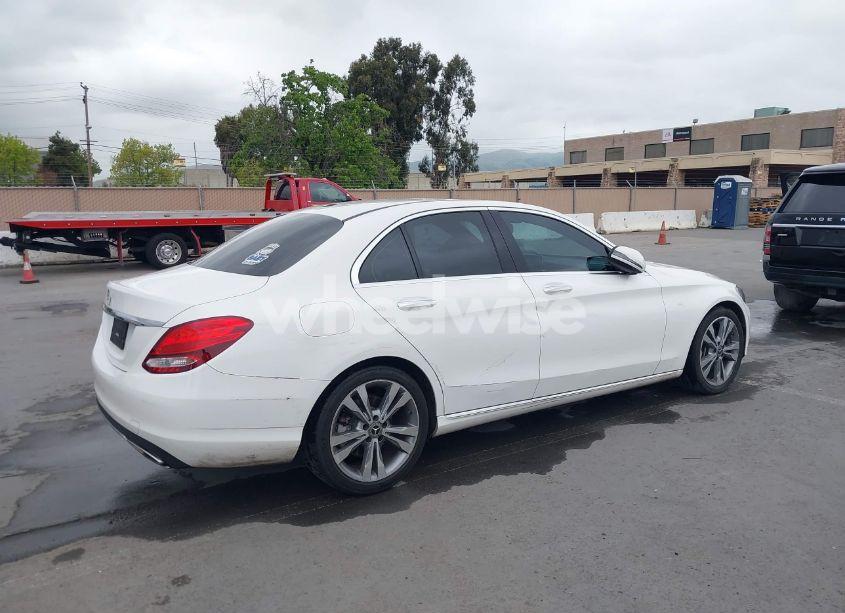 Photo 4 of 2018 Mercedes-benz C 300 (VIN 55SWF4JB9JU235630)