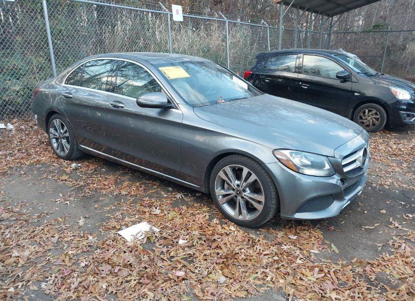 2018 Mercedes-benz C 300 (VIN 55SWF4JB9JU242710) main photo