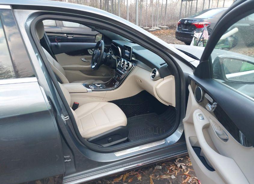 Photo 5 of 2018 Mercedes-benz C 300 (VIN 55SWF4JB9JU242710)