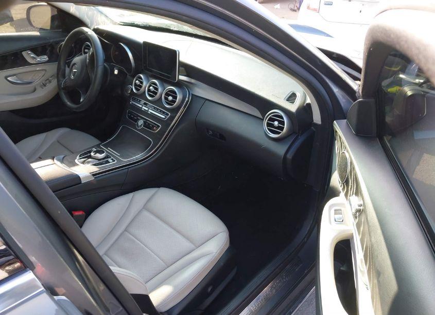 Photo 5 of 2017 Mercedes-benz C 300 LUXURY/SPORT (VIN 55SWF4JBXHU231581)