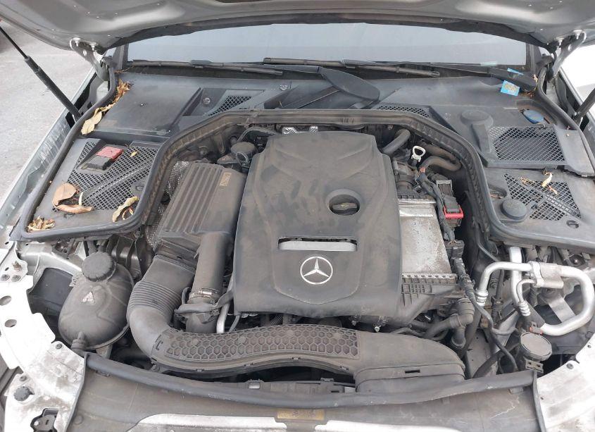 Photo 10 of 2015 Mercedes-benz C 300 4MATIC/LUXURY 4MATIC/SPORT 4MATIC (VIN 55SWF4KB0FU006730)