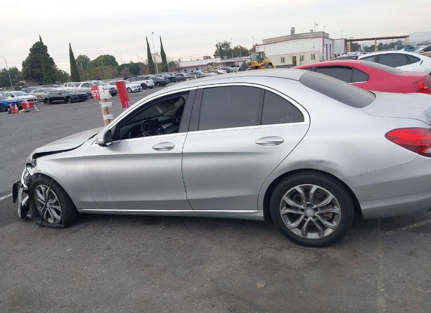 Photo 14 of 2015 Mercedes-benz C 300 4MATIC/LUXURY 4MATIC/SPORT 4MATIC (VIN 55SWF4KB0FU006730)