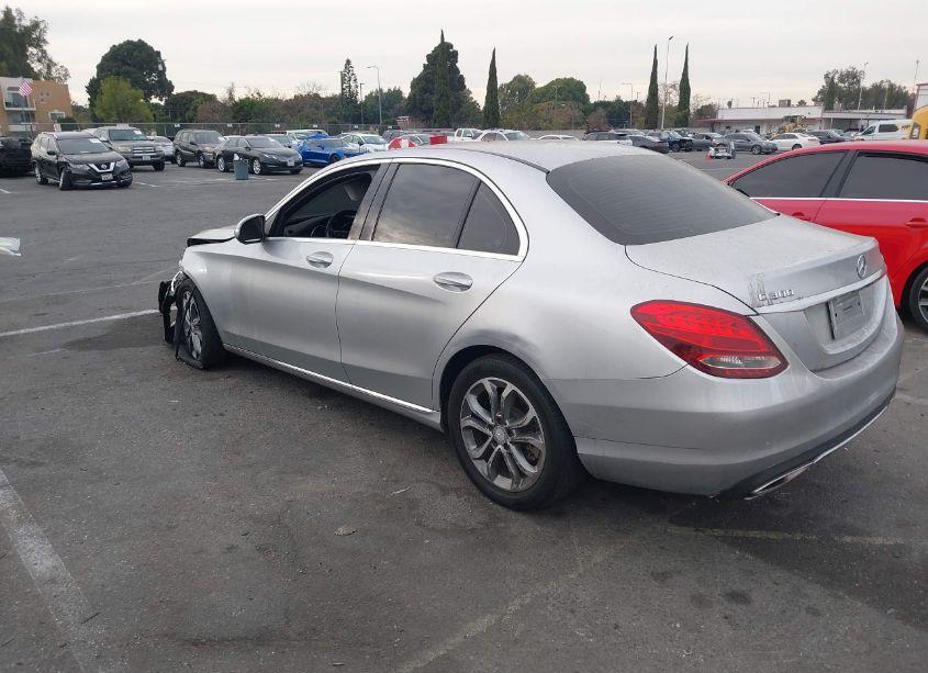 Photo 3 of 2015 Mercedes-benz C 300 4MATIC/LUXURY 4MATIC/SPORT 4MATIC (VIN 55SWF4KB0FU006730)