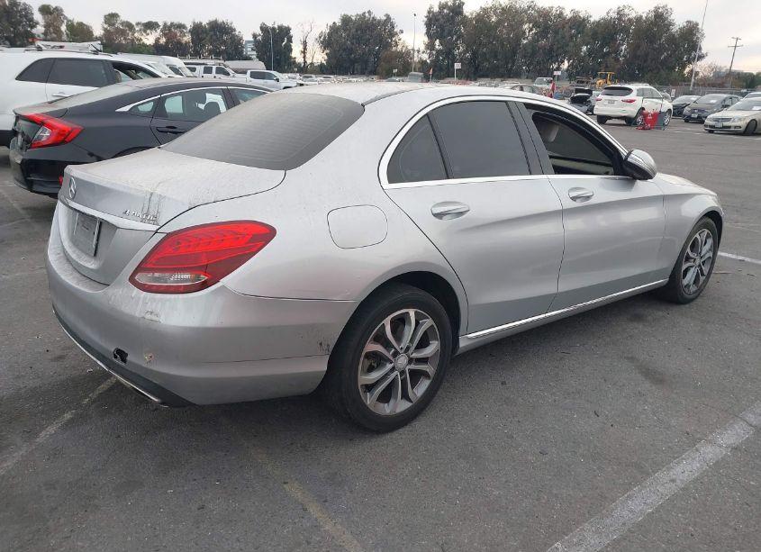 Photo 4 of 2015 Mercedes-benz C 300 4MATIC/LUXURY 4MATIC/SPORT 4MATIC (VIN 55SWF4KB0FU006730)