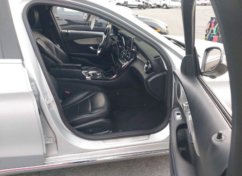 Photo 5 of 2015 Mercedes-benz C 300 4MATIC/LUXURY 4MATIC/SPORT 4MATIC (VIN 55SWF4KB0FU006730)