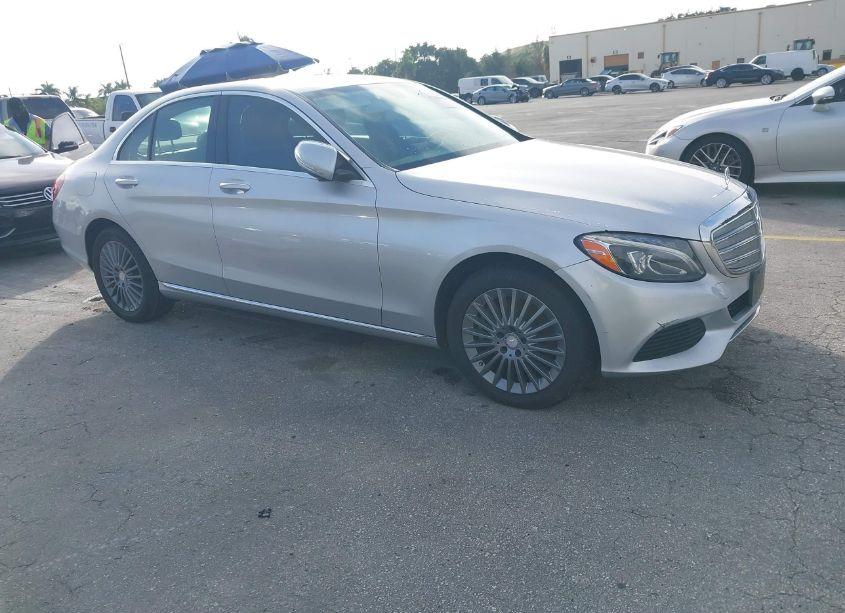 2015 Mercedes-benz C 300 4MATIC/LUXURY 4MATIC/SPORT 4MATIC (VIN 55SWF4KB0FU008638) main photo