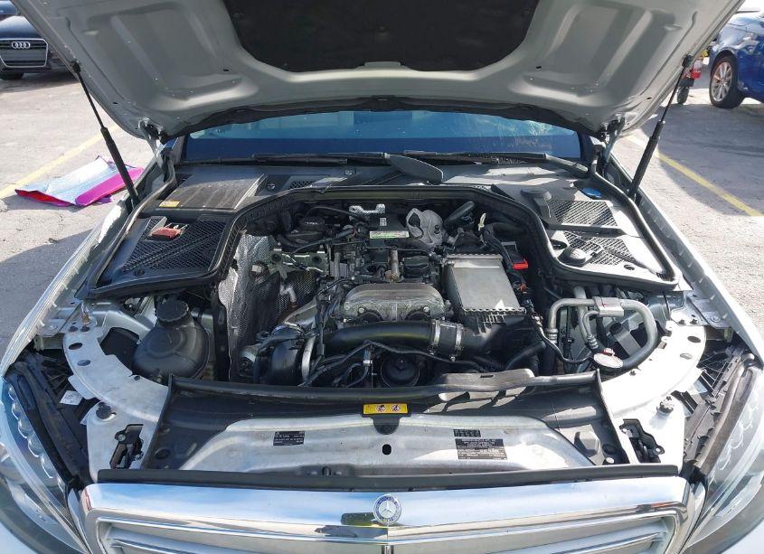 Photo 10 of 2015 Mercedes-benz C 300 4MATIC/LUXURY 4MATIC/SPORT 4MATIC (VIN 55SWF4KB0FU008638)