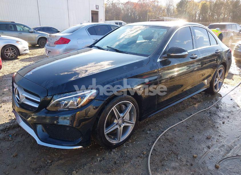 Photo 2 of 2015 Mercedes-benz C 300 4MATIC/LUXURY 4MATIC/SPORT 4MATIC (VIN 55SWF4KB0FU018408)