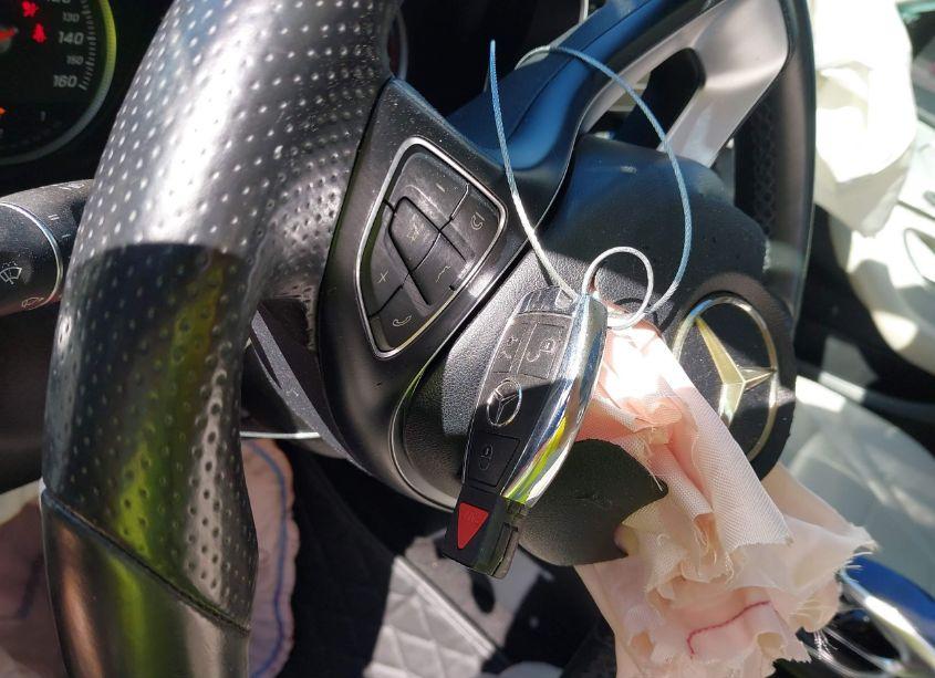 Photo 11 of 2015 Mercedes-benz C 300 4MATIC/LUXURY 4MATIC/SPORT 4MATIC (VIN 55SWF4KB0FU020420)